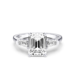 SELVARA 3 STONE TAPERED RING - emerald